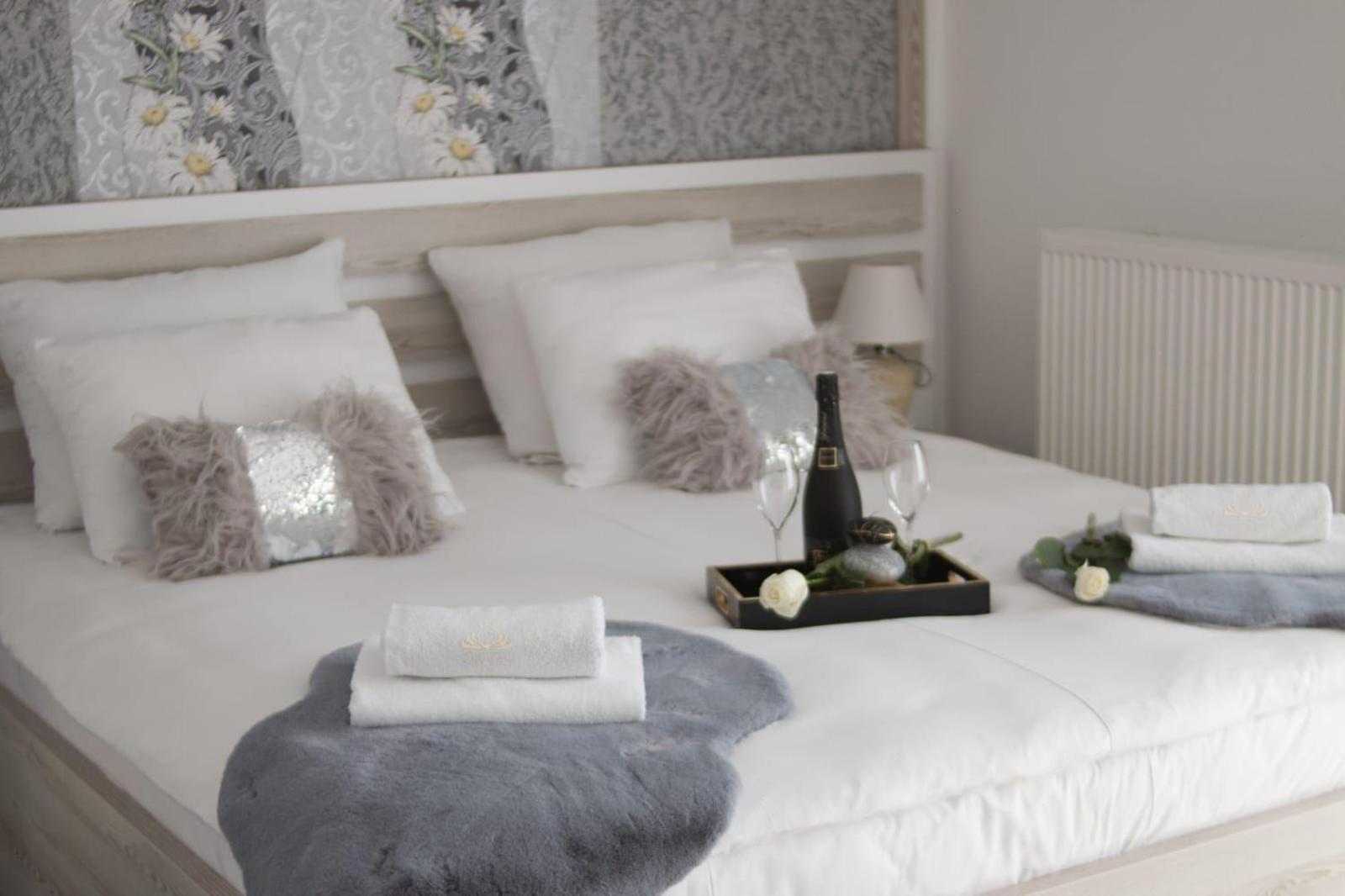 Aparthotel "Queen Zina" Vlasic Esterno foto