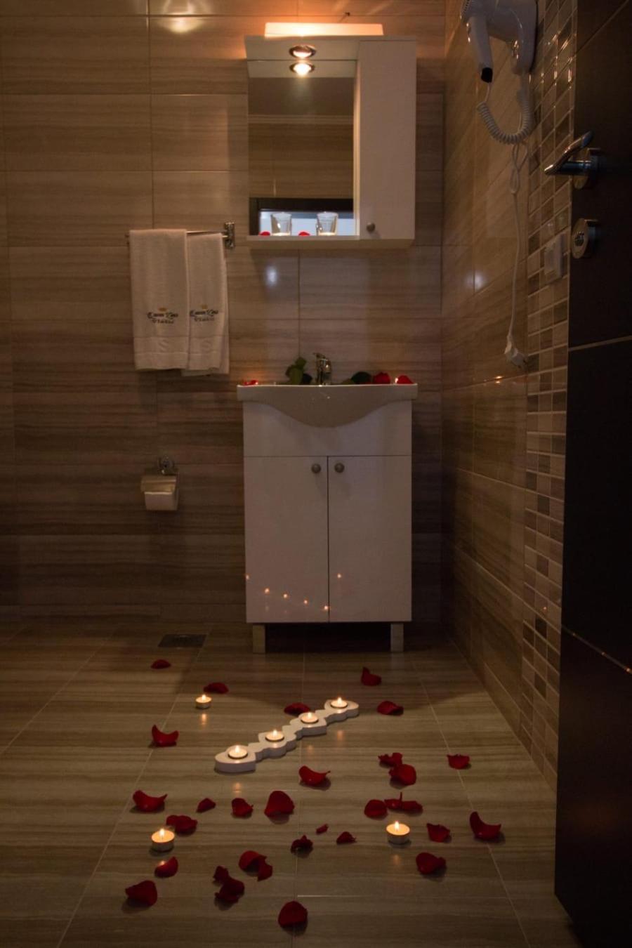 Aparthotel "Queen Zina" Vlasic Esterno foto